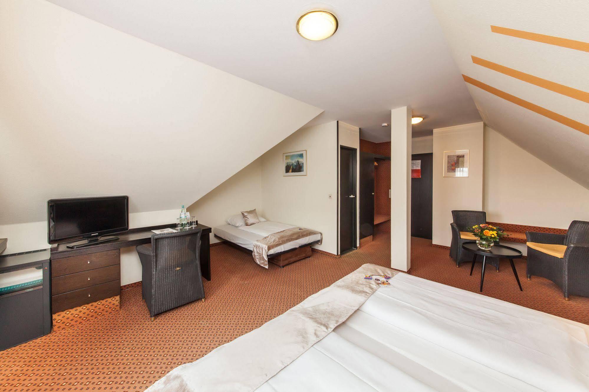 Hotel Strohgaeu Korntal-Münchingen Exteriér fotografie