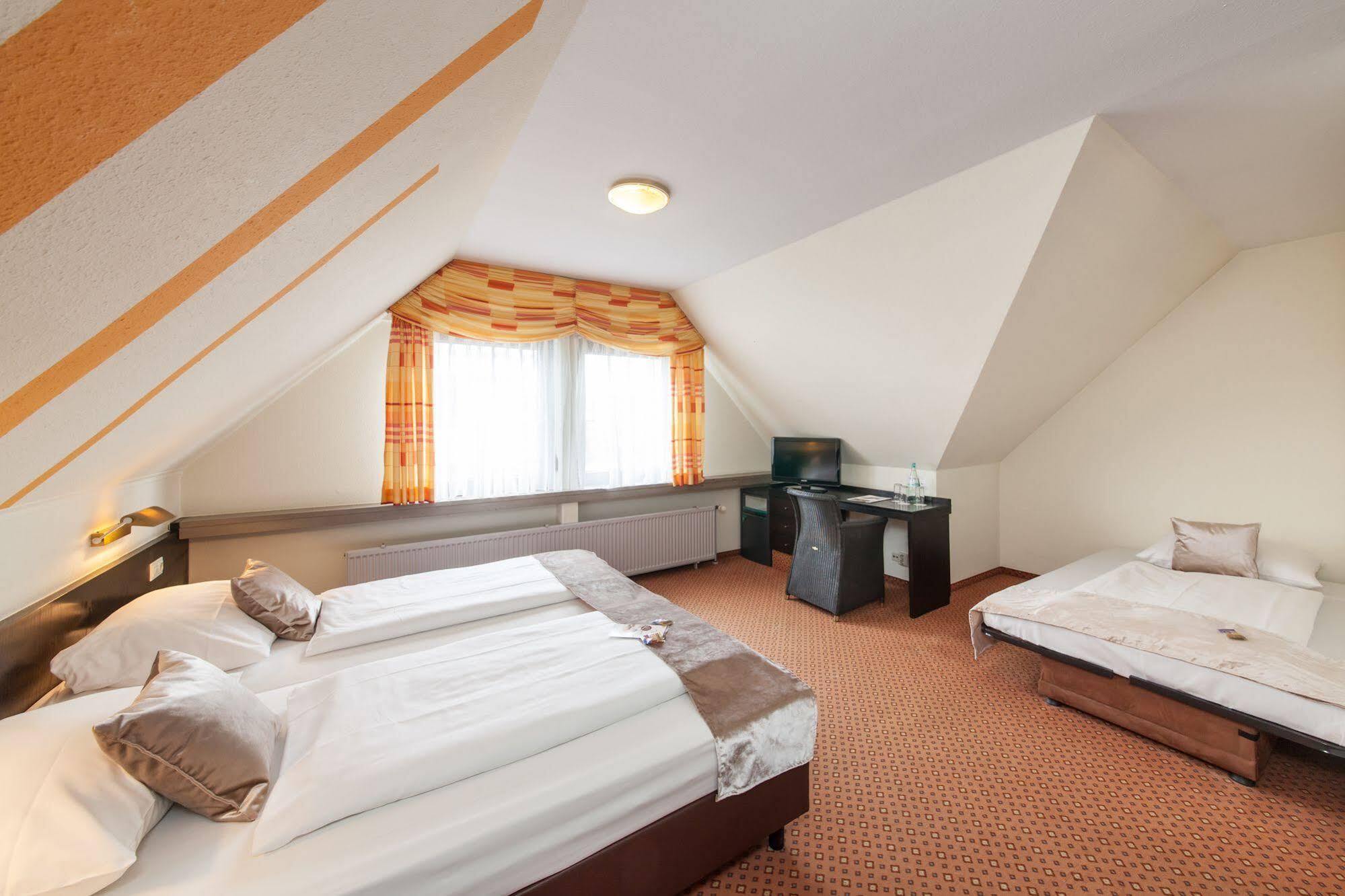 Hotel Strohgaeu Korntal-Münchingen Exteriér fotografie